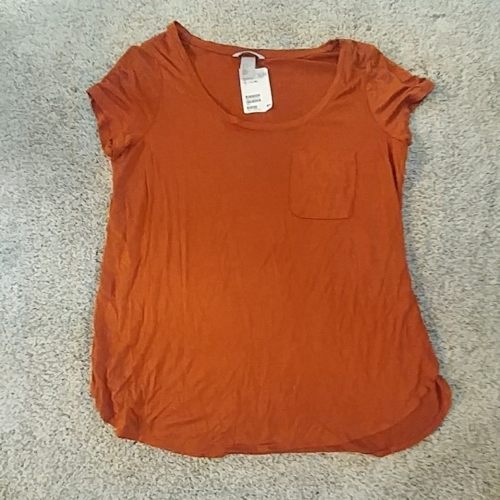 Orange lightweight pocket t-shirt